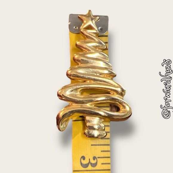 Holiday-Themed Gold-Tone Brooch – Elegant and Festive - Picture 6 of 7